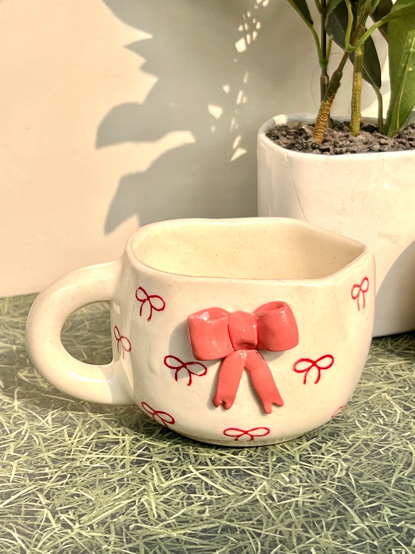 Ceramic Classic Pink Bow Mug