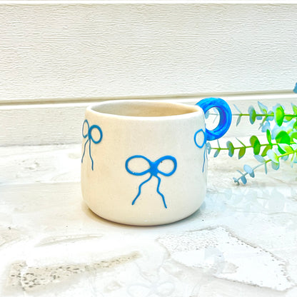 Ceramic Embossed Bow Mug Blie