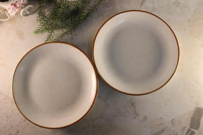 SHOWSTOPPER- Set of 2 Ceramic Plates Ivory