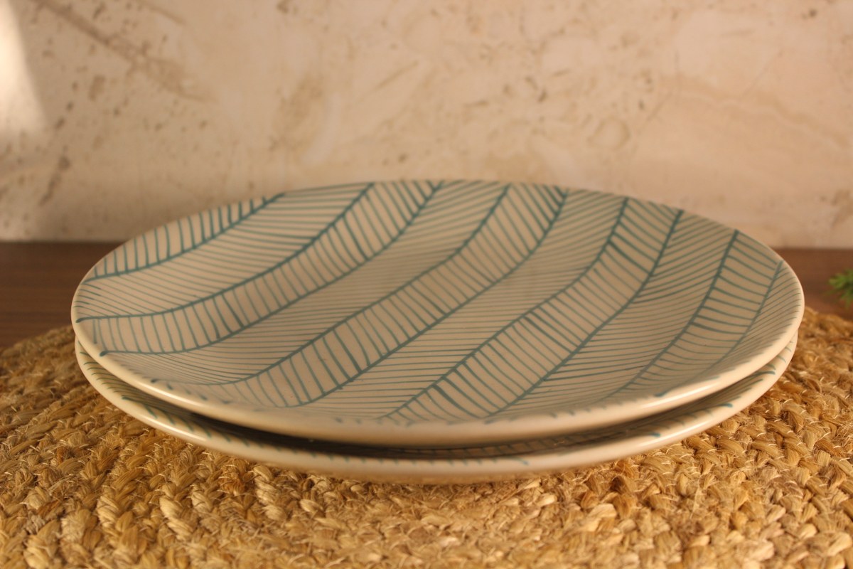 BREEZY- Set of 2 Ceramic Green and White Dinner Plates