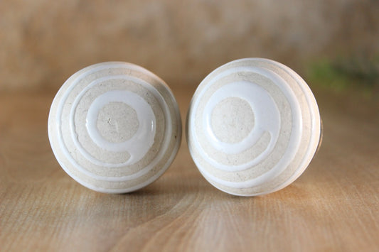 Ceramic Spiral Knobs White Set of 2