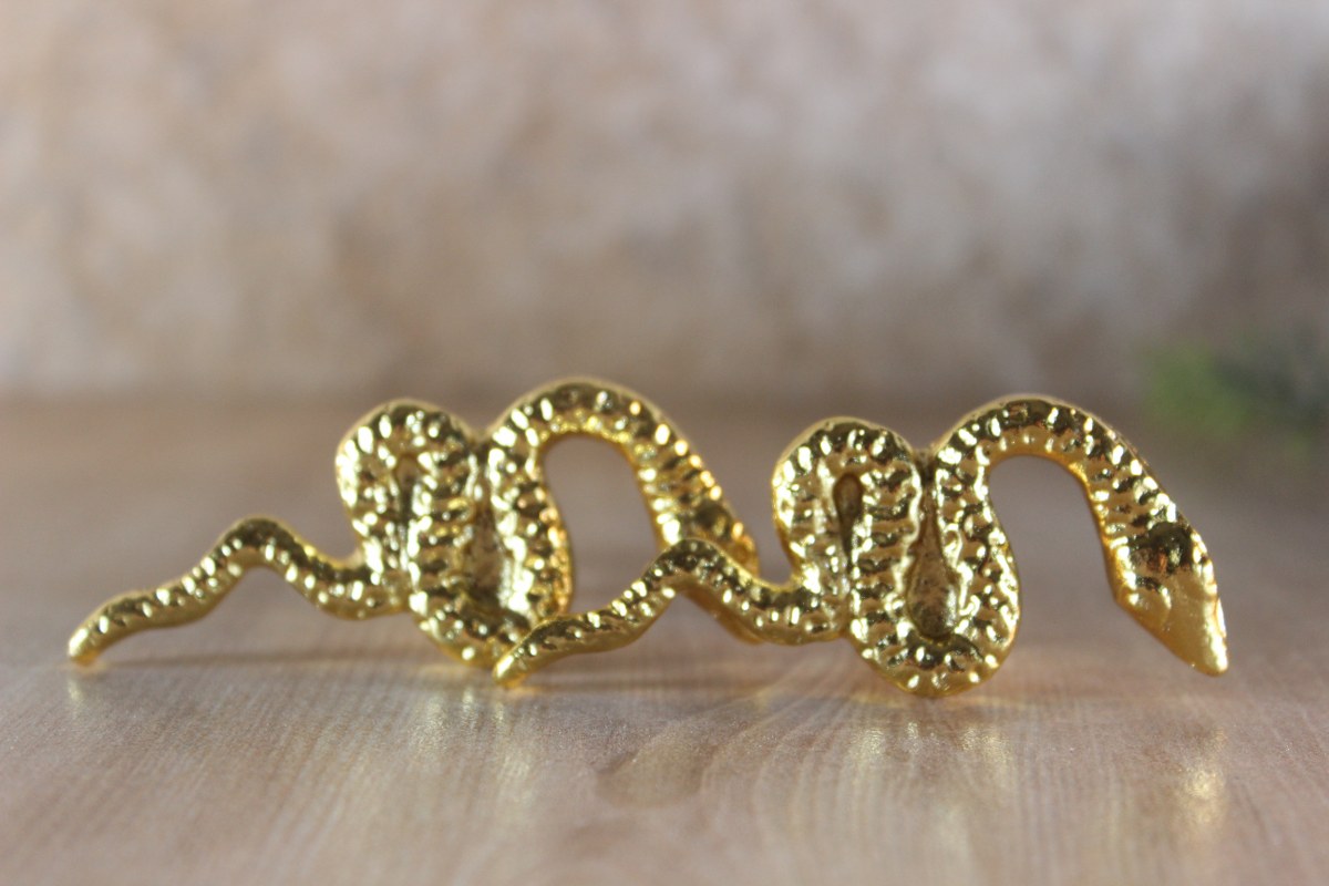 Snake Gold Knobs Set of 2