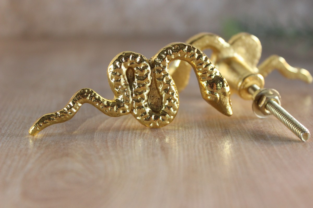 Snake Gold Knobs Set of 2