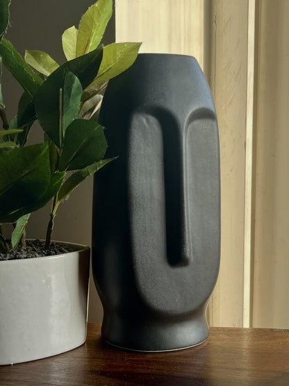 Ceramic Face Vase Black